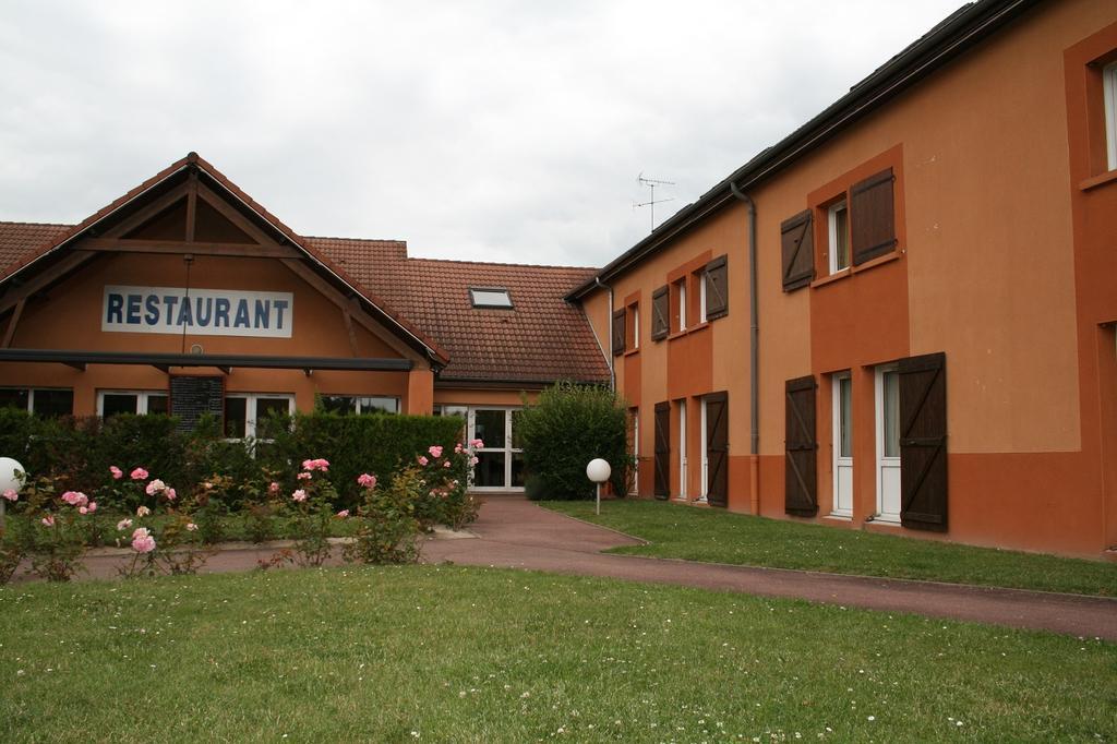 Comfort Hotel Orleans Saran Eksteriør billede