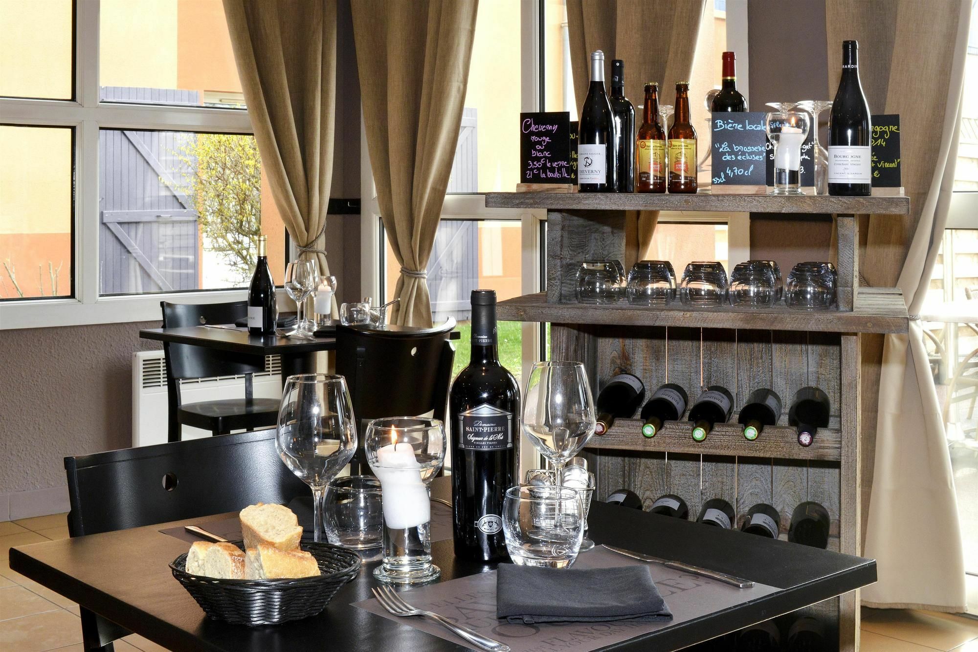 Comfort Hotel Orleans Saran Eksteriør billede