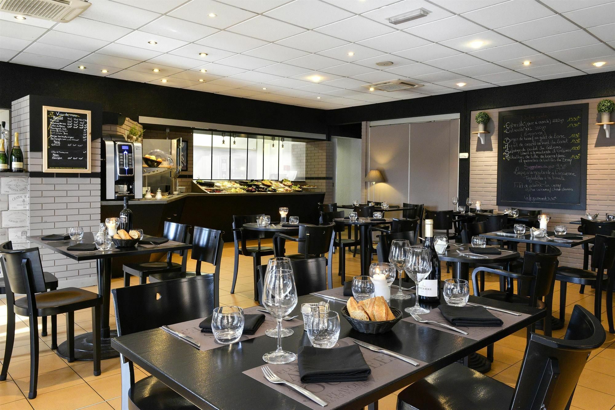 Comfort Hotel Orleans Saran Eksteriør billede